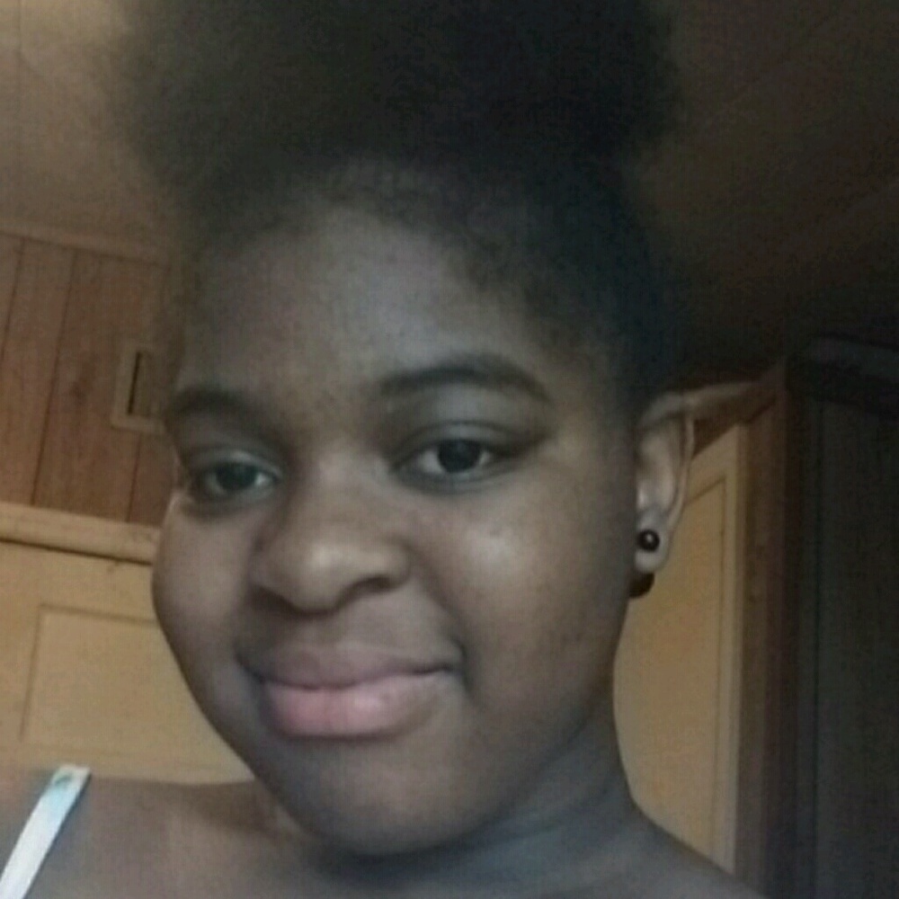 Meet your Posher, Makayla